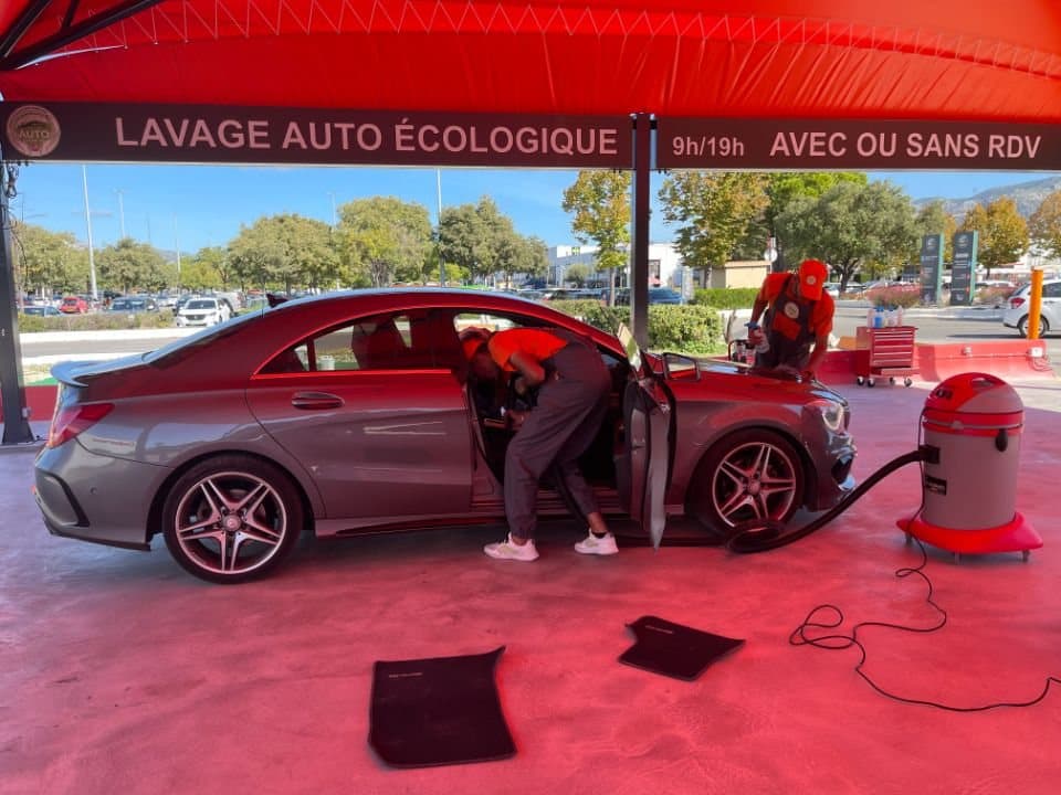 Nettoyage intérieur d'une Mercedes CLA